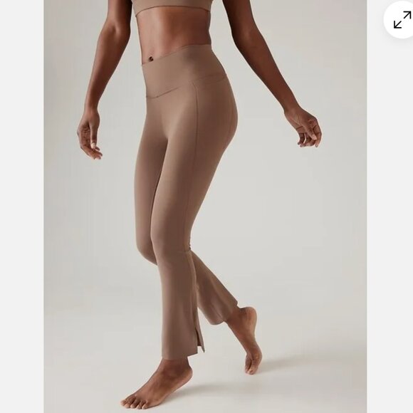 NWOT Athleta Transcend Stash Crop Straight Leg Rustic Beige Small